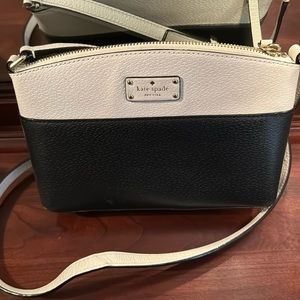 Kate Spade Black and Cream Crossbody Bag